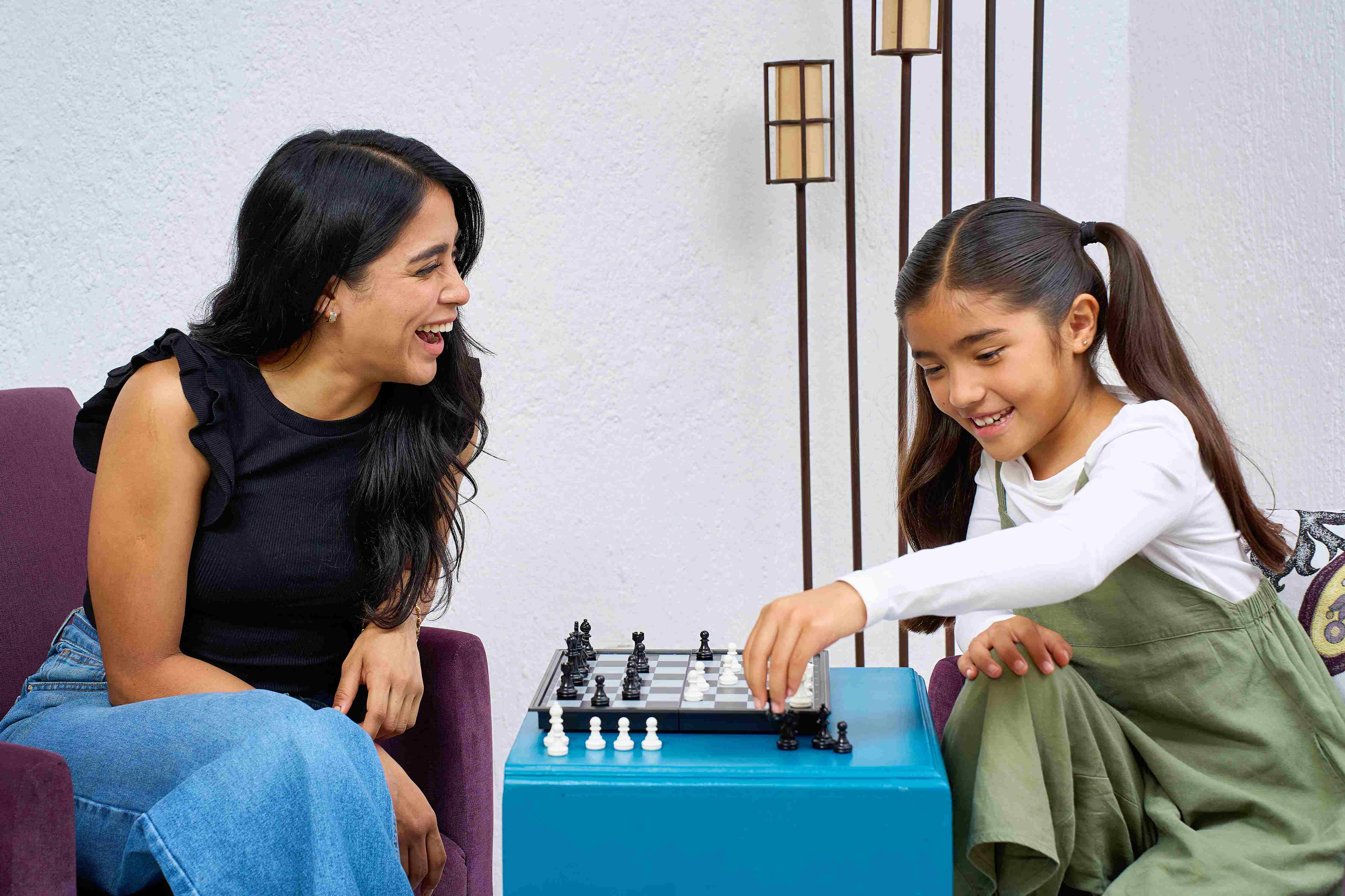 Set de Juegos Magnéticos 2 en 1 Familiar - Novelty Corp