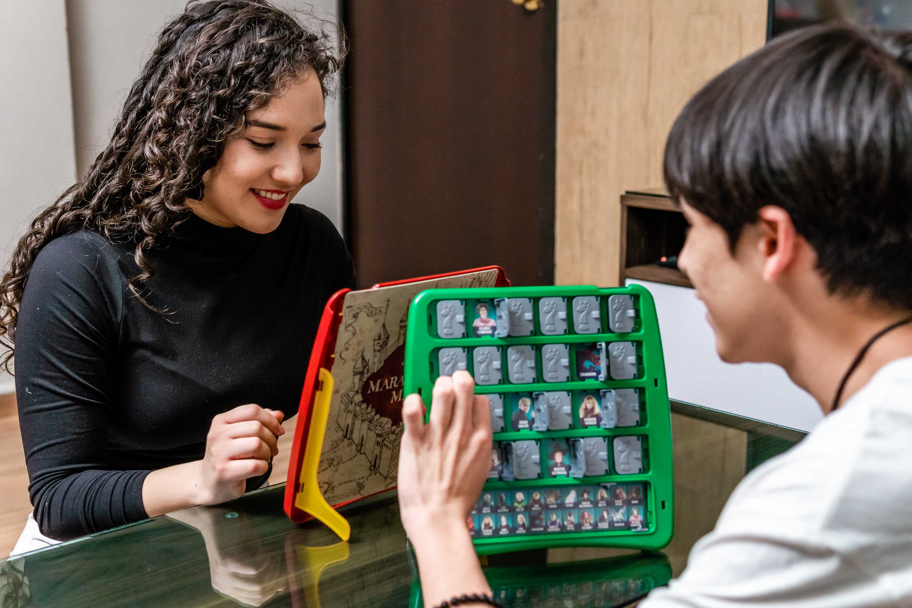 Juego de Mesa ¿Sabes Quién Es? Harry Potter - Novelty Corp.