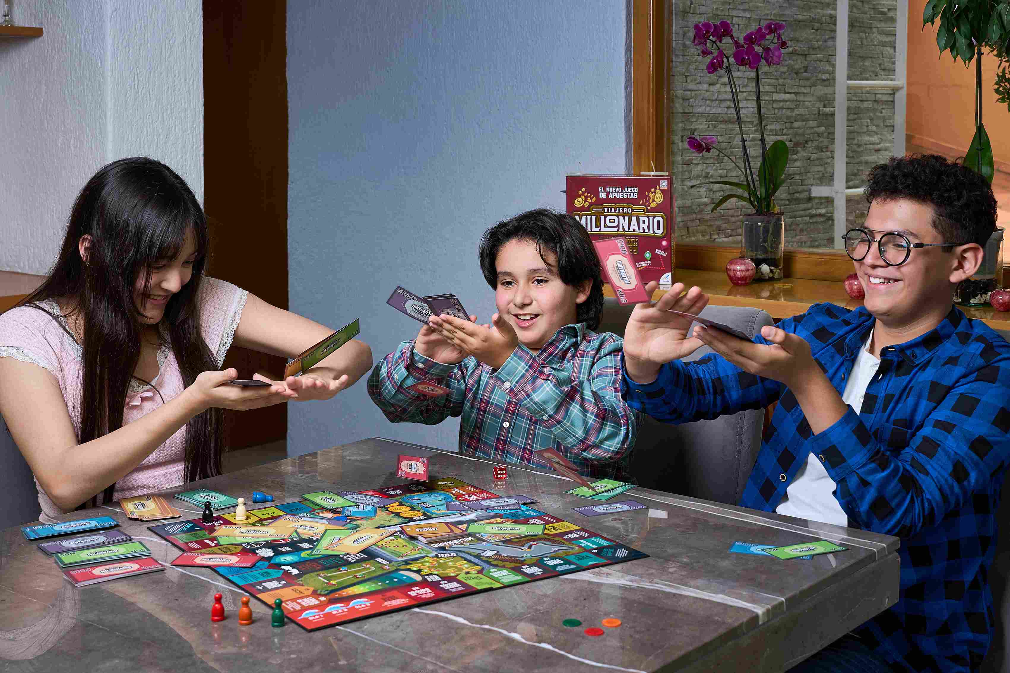 Juego De Mesa En Familia Viajero Millonario - Novelty Corp