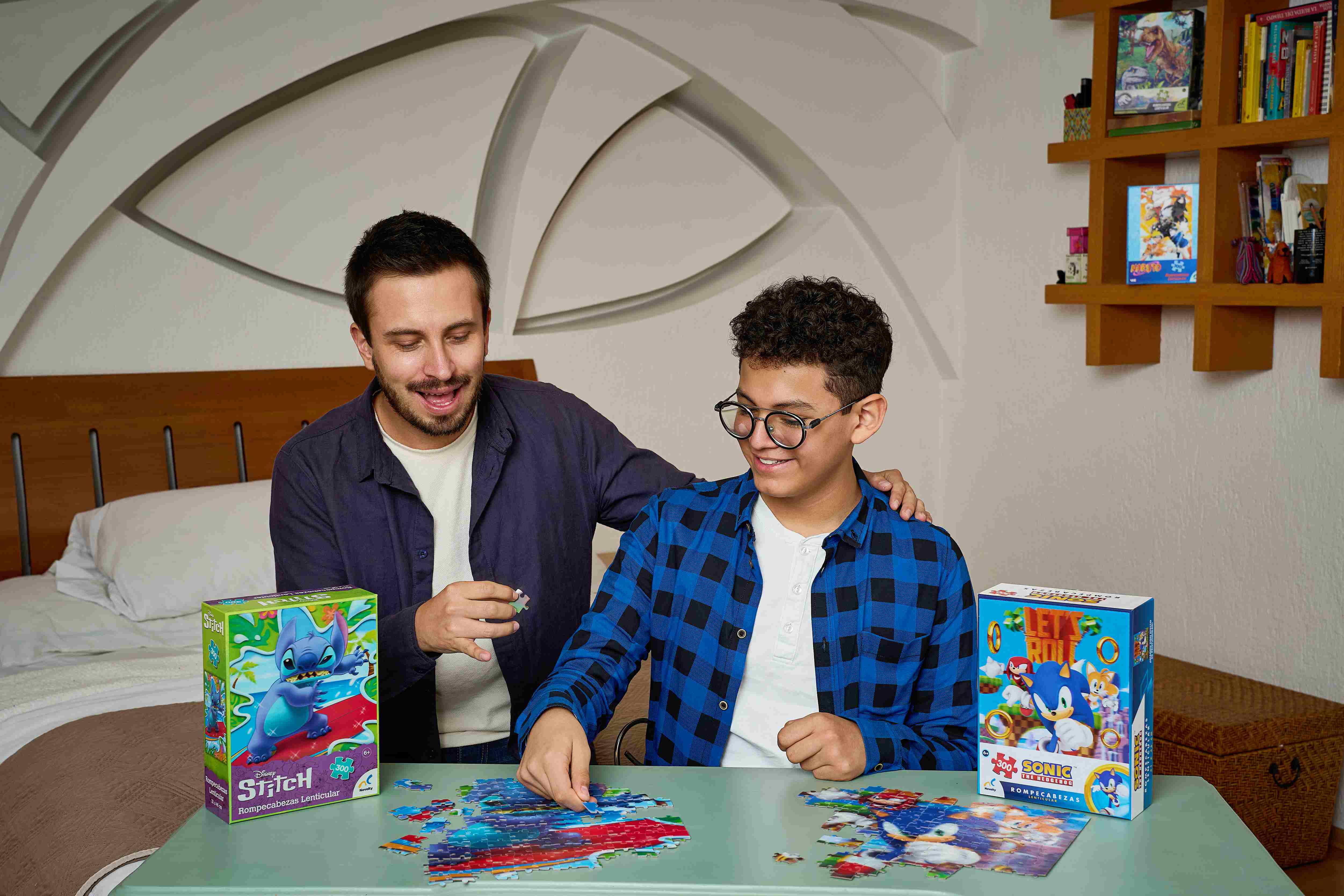 Rompecabezas Sonic lenticular de 300 piezas. Efecto 3D con diseño dinámico del icónico personaje de SEGA. Ideal para fans y coleccionistas."