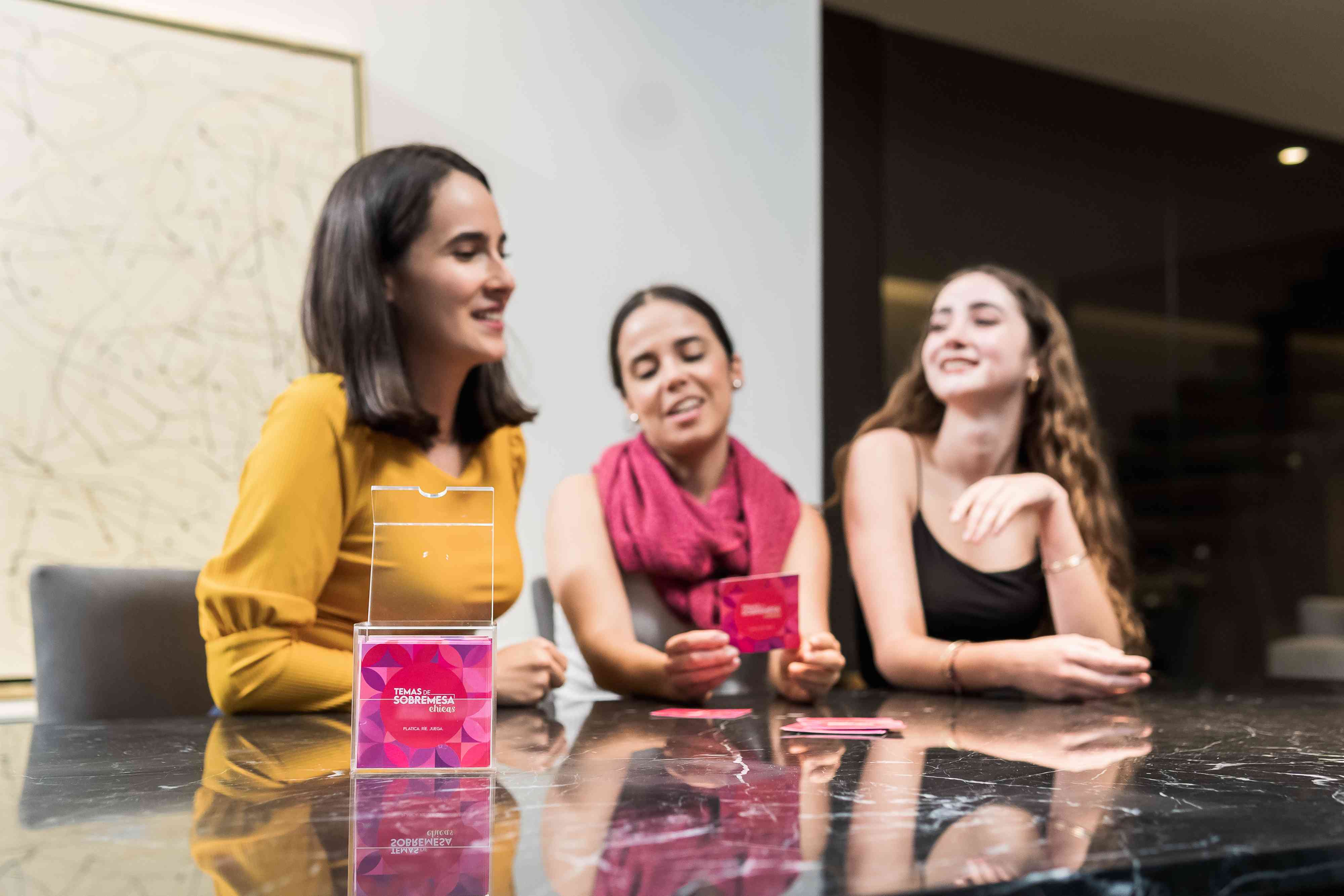 Juego De Cartas Temas De Sobremesa Chicas - Novelty Corp